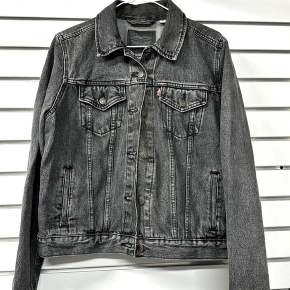 Levi’s galactic wash black denim‎ trucker jean jacket size youth XL